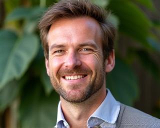 Portret van Mark van der Heijden, oprichter en botanist van HuidVlinder Cura